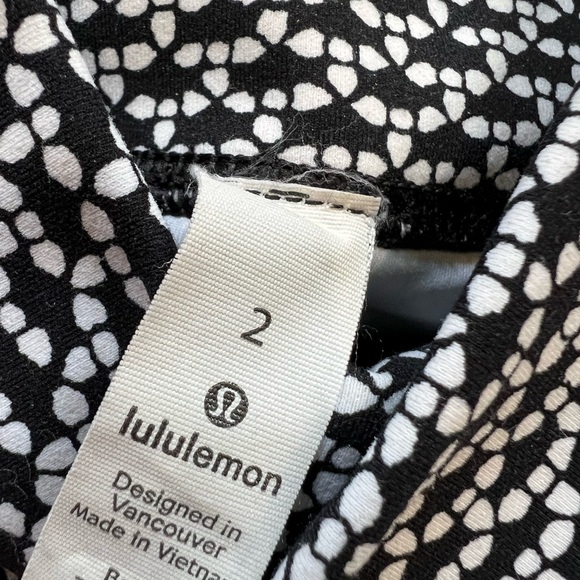 Lululemon leggings - Picture 3 of 3